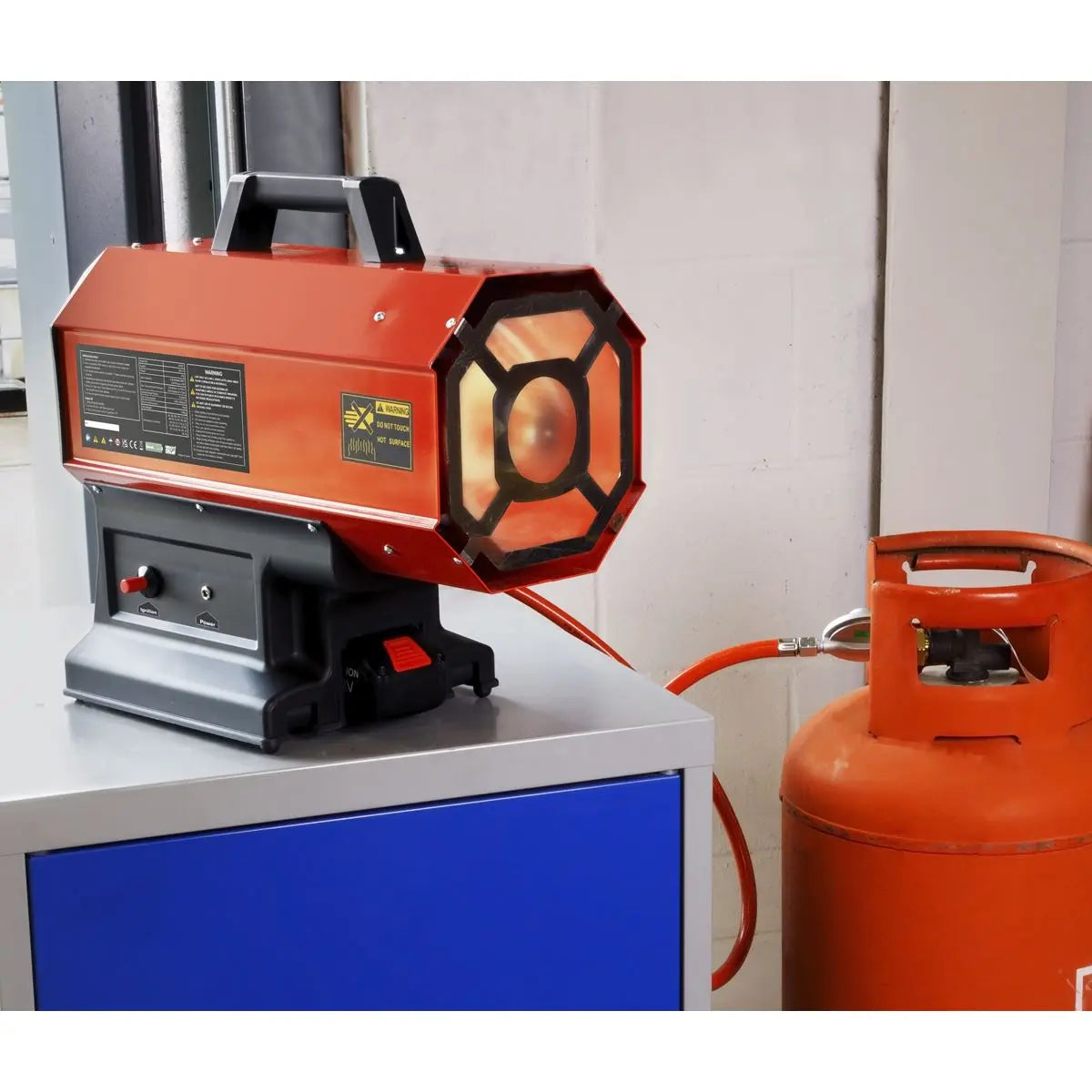Sealey 230V Space Warmer® Propane Heater 30,000-68,000Btu/hr (9-20kW) with 20V 4Ah Kit 
