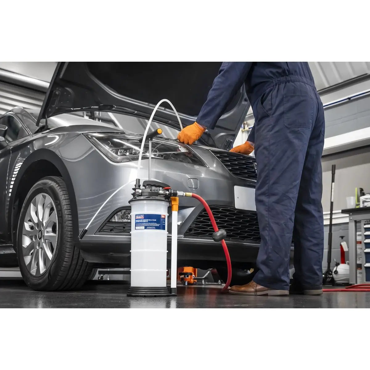 Sealey 4L Manual/Air Vacuum Oil & Fluid Extractor Pump  White Rose Tools