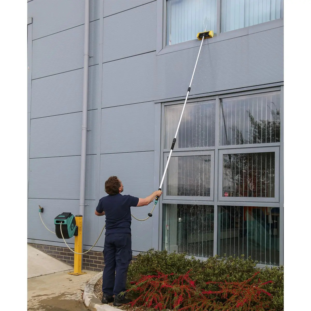 Sealey 5-Sided Flo-Thru Brush with 3m Telescopic Handle 