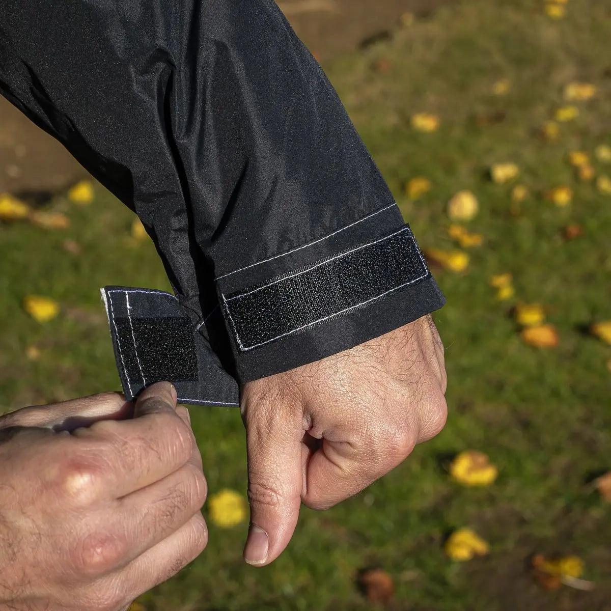 Sealey 5V Heated Rain Jacket with Power Bank 20Ah - X-Large  White Rose Tools