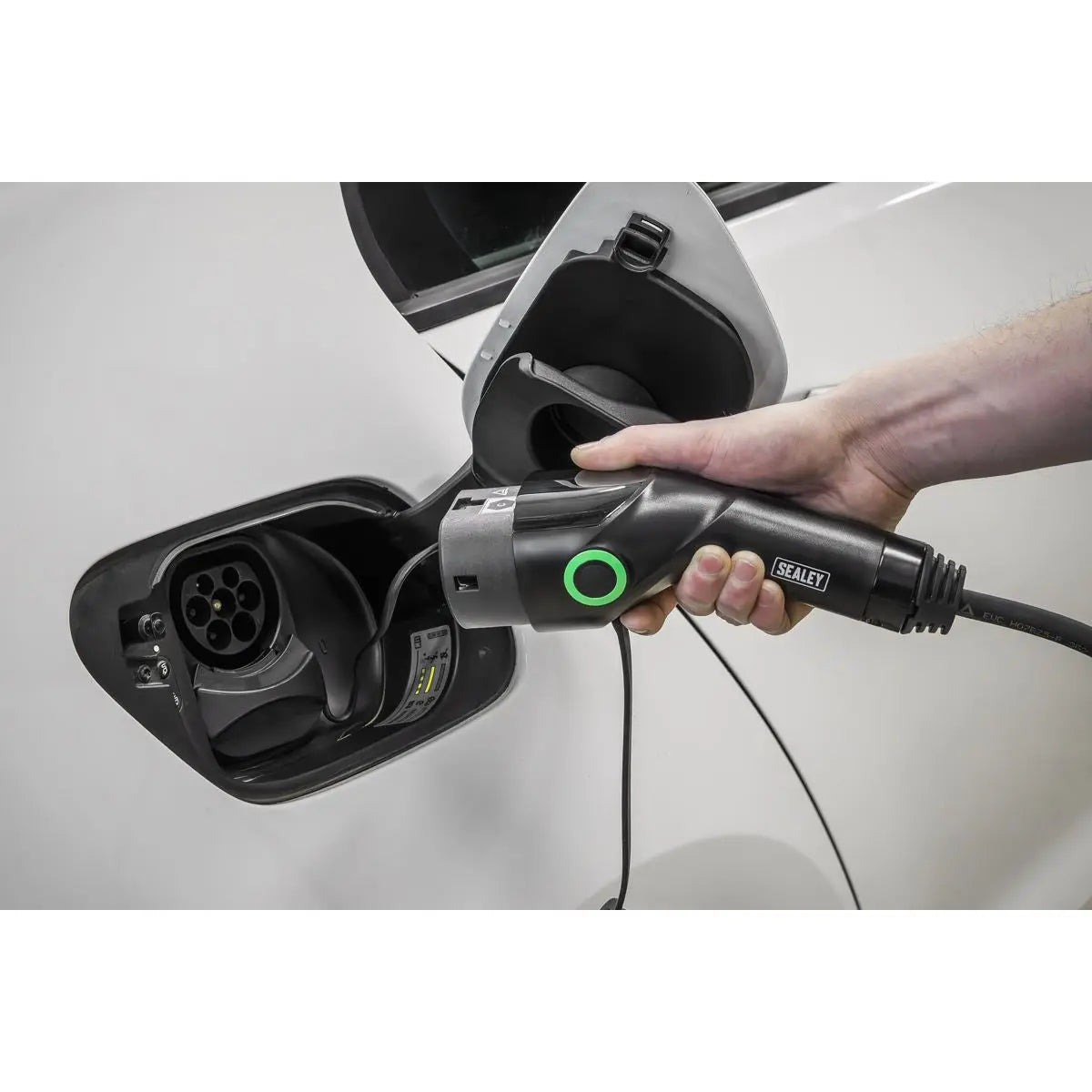 Sealey Adjustable (3.5KW) Type 2 to UK 3-Pin Plug Portable EV Charger - 5m Cable  White Rose Tools