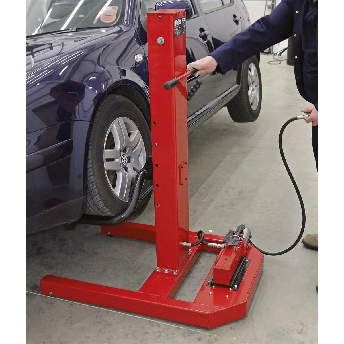 Sealey Air/Hydraulic Vehicle Lift with Foot Pedal 1.5 Tonne 
