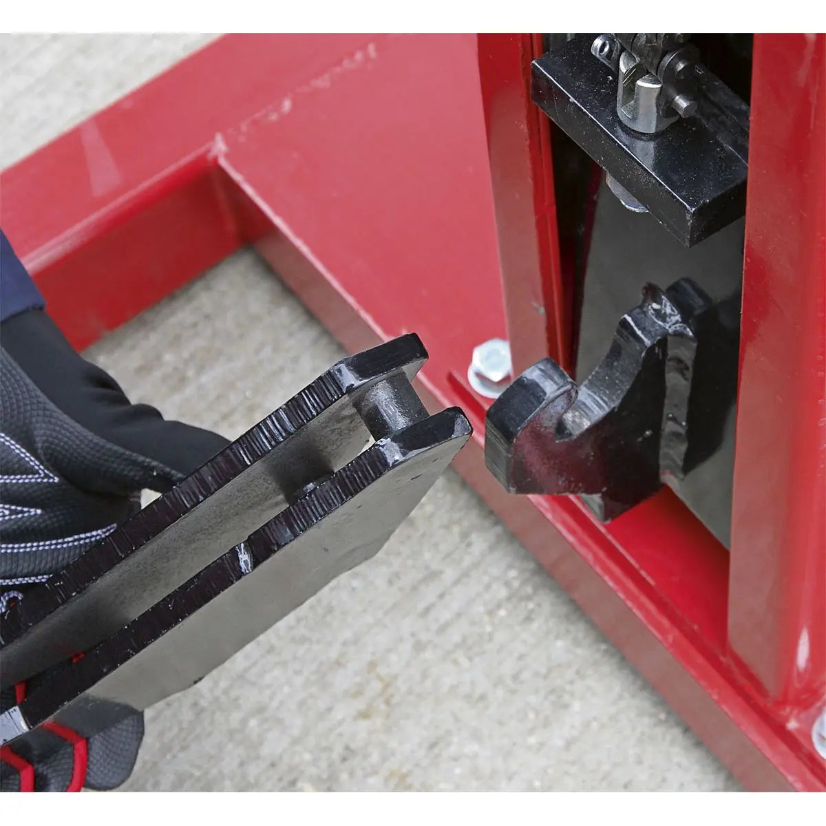 Sealey Air/Hydraulic Vehicle Lift with Foot Pedal 1.5 Tonne 