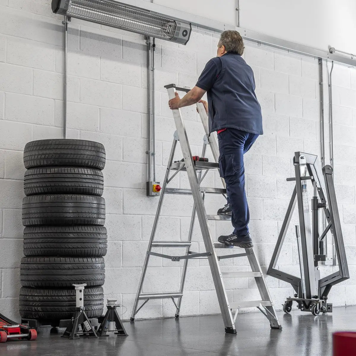 Sealey Aluminium Step Ladder 6-Tread Industrial BS EN 131 