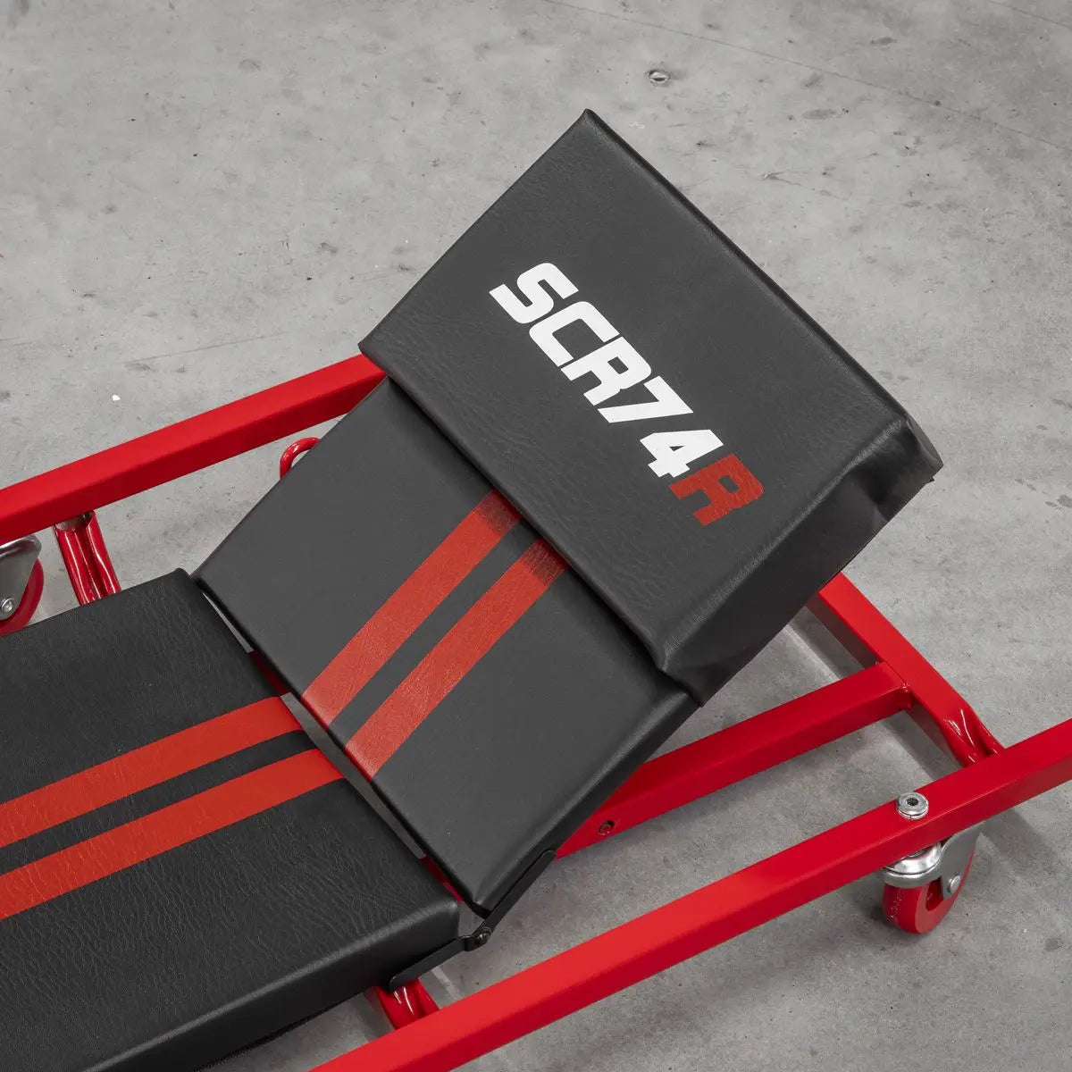 Sealey American-Style Deluxe Creeper with Steel Frame, 6 Wheels & Adjustable Headrest 40  White Rose Tools