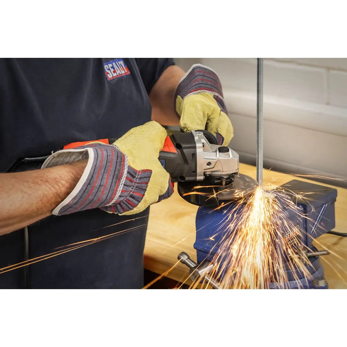 Sealey Angle Grinder Ø115mm 750W/230V  White Rose Tools