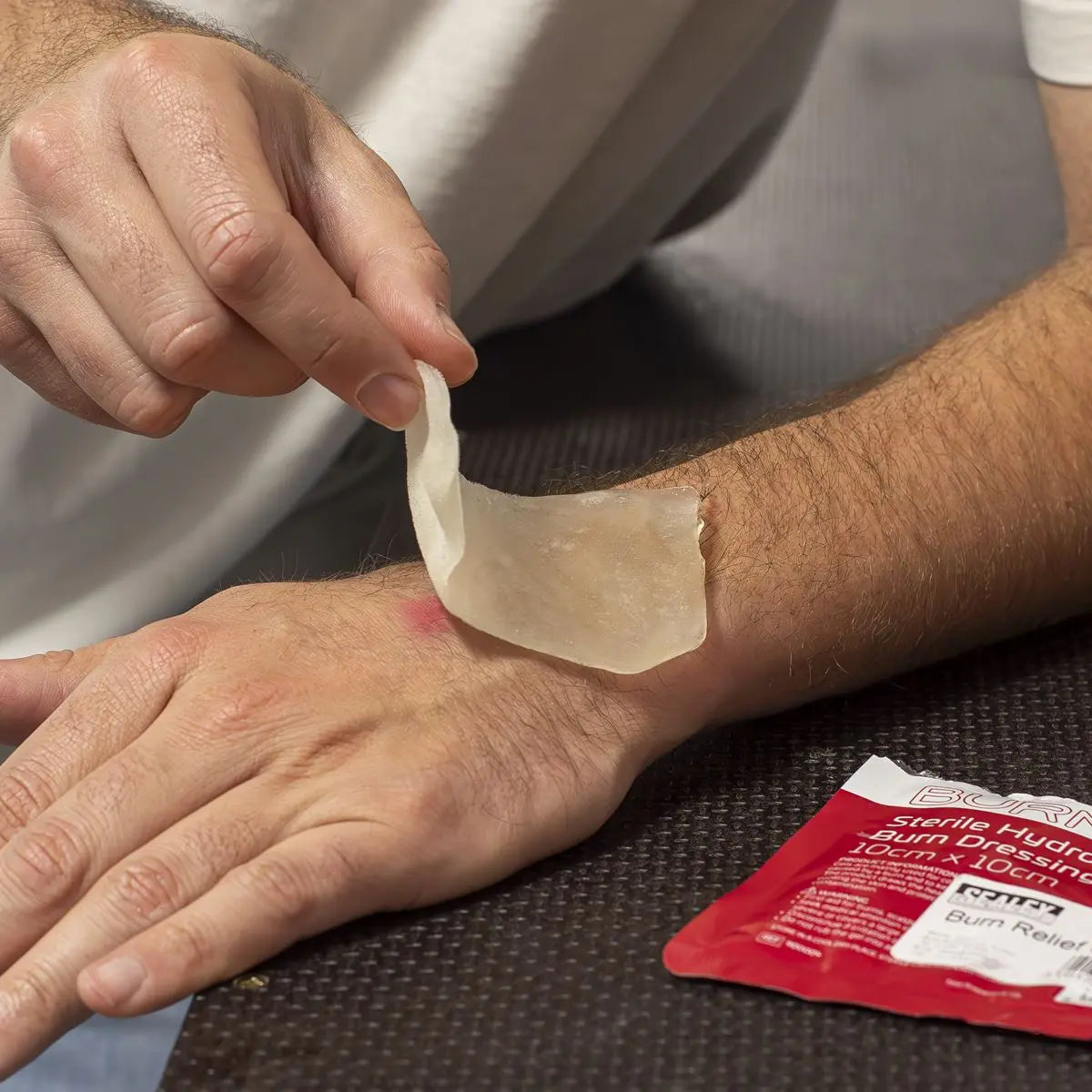 Sealey Burn Relief Dressing 100 x 100mm  White Rose Tools