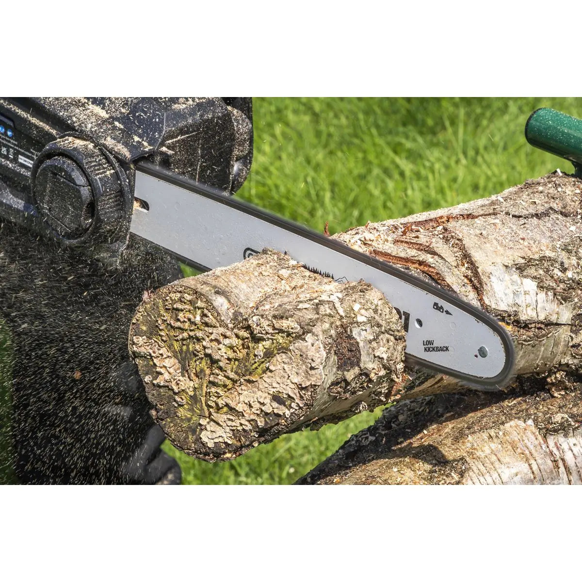 Sealey Chainsaw Kit 40V 4Ah SV20 Series 35cm  White Rose Tools