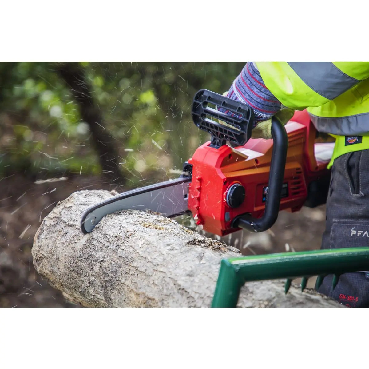 Sealey Cordless Chainsaw 25cm 20V 4Ah SV20 Series Kit -  2 Batteries 