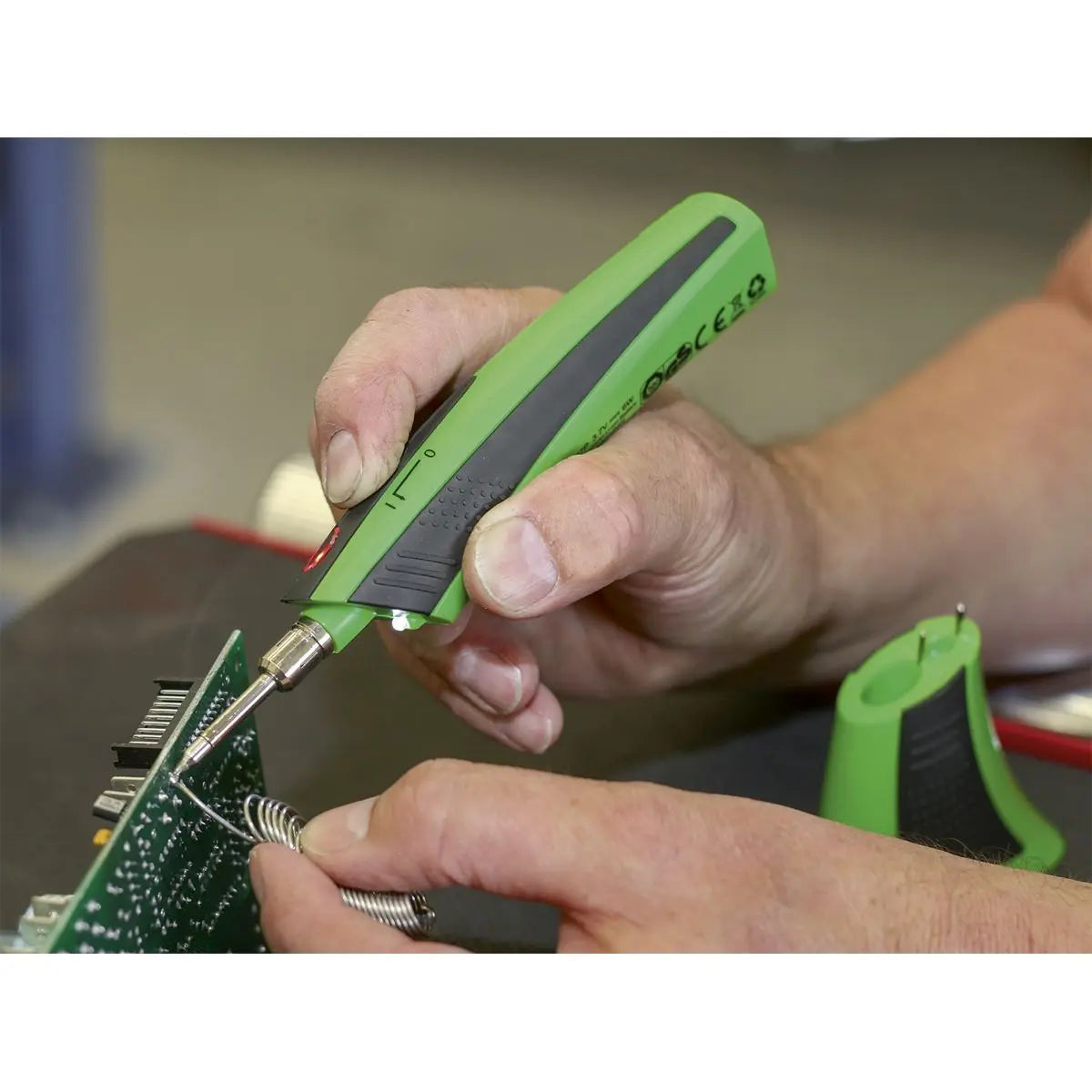 Sealey Cordless Soldering Iron Rechargable 3.7V Lithium-ion 510°C Welding 