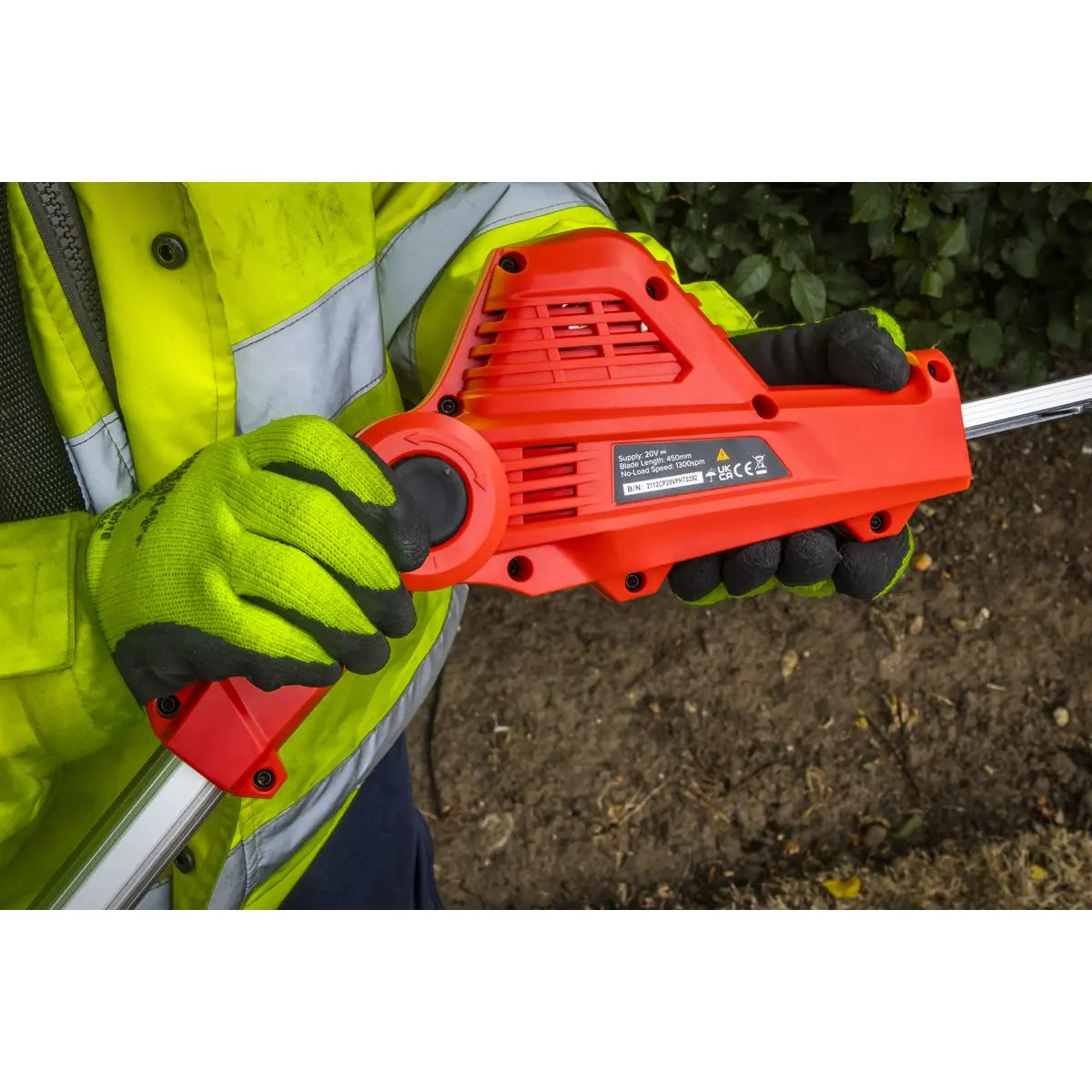Sealey Cordless Telescopic Hedge Trimmer Kit 20V 2Ah SV20 Series 