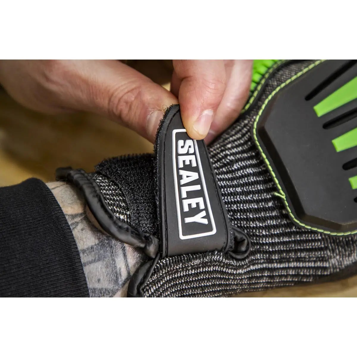 Sealey Cut & Impact Resistant Gloves - Large - Pair 
