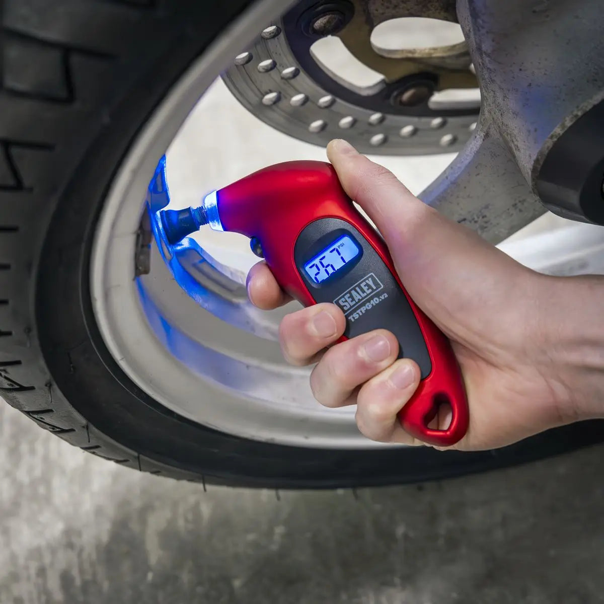 Sealey Digital Tyre Pressure Gauge 0-7bar(0-100psi) 