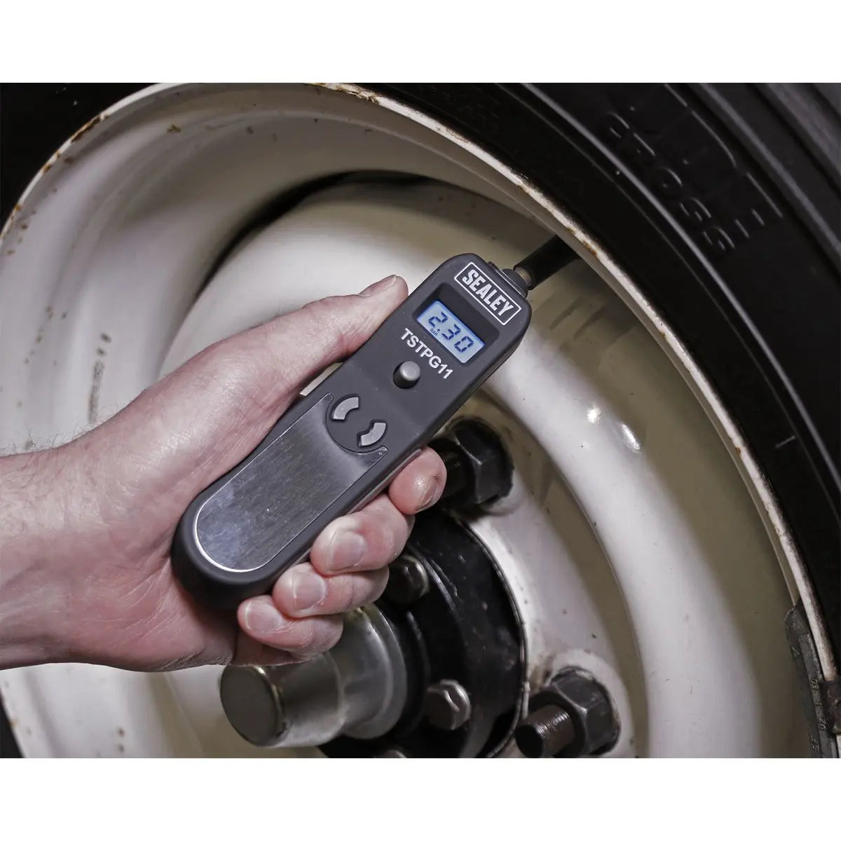 Sealey Digital Tyre Pressure and Tread Depth Gauge Work Light 0-20mm LED Display 