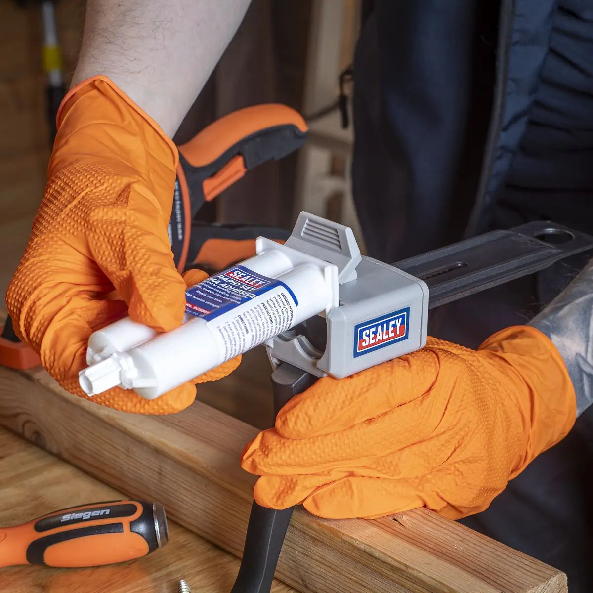 Sealey Dual Mix Applicator Gun  White Rose Tools