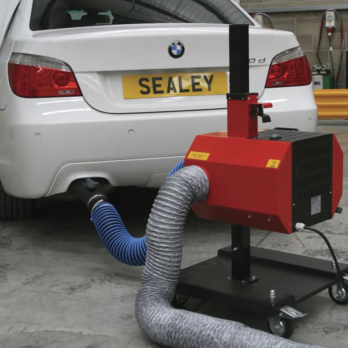 Sealey Exhaust Fume Extractor with 6m Ducting 