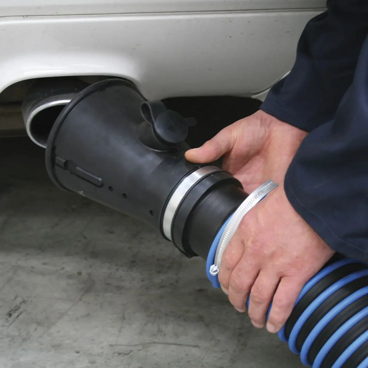 Sealey Exhaust Fume Extractor with 6m Ducting 