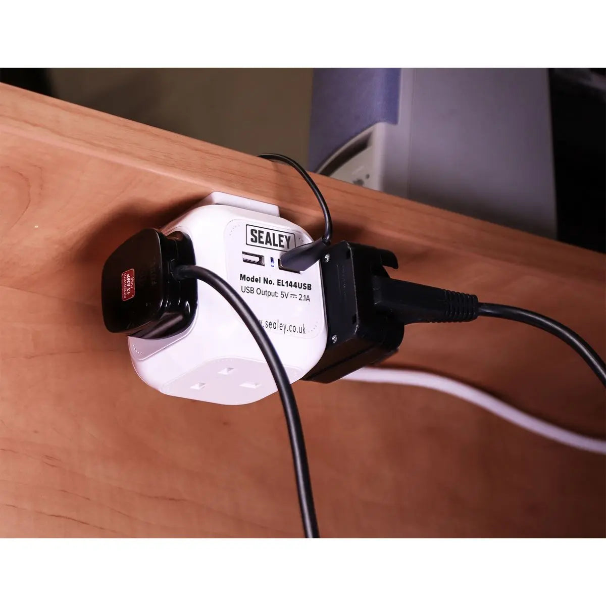 Sealey Extension Cable Cube 1.4m 4 x 230V & 2 x USB Sockets - White 