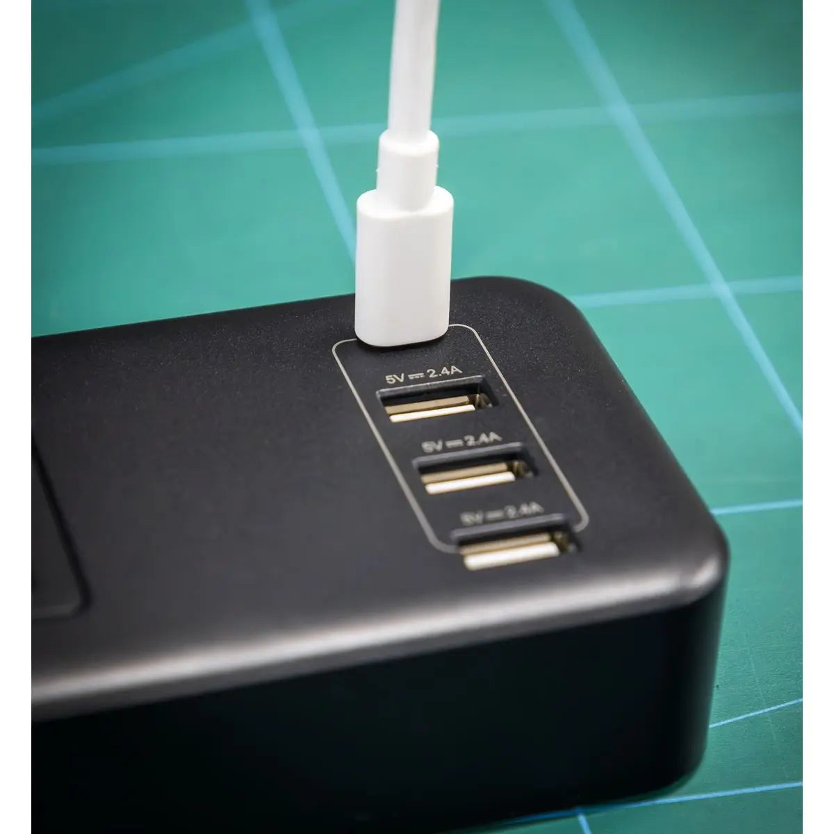 Sealey Extension Lead 2.6m with USB Ports - Black 