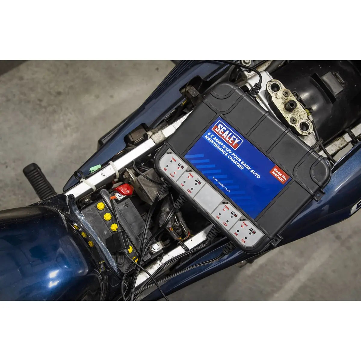 Sealey Four Bank 6/12V 8A (4 x 2A) Auto Maintenance Charger 
