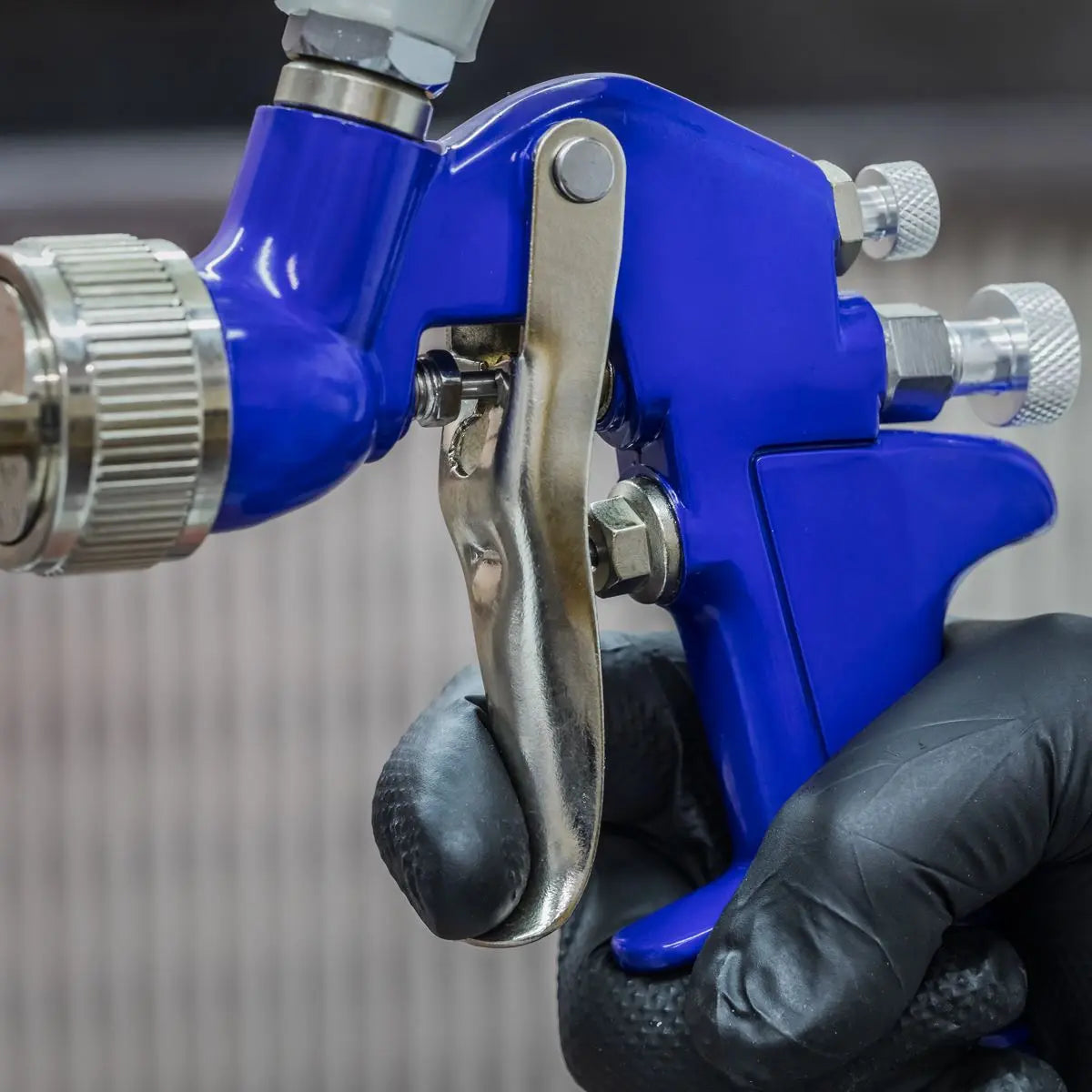 Sealey Gravity Feed Spray Gun 1.3mm Set Up 600ml Paint Pot Vehicle Car Blue 