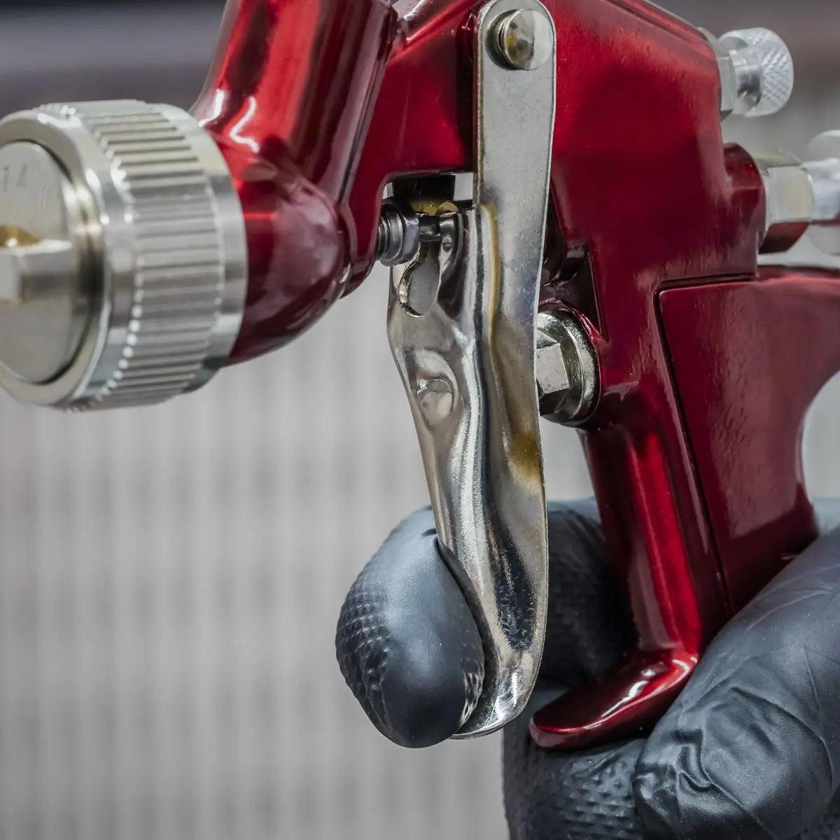 Sealey Gravity Feed Spray Gun 1.4mm Set Up 600ml Paint Pot Vehicle Car Red 