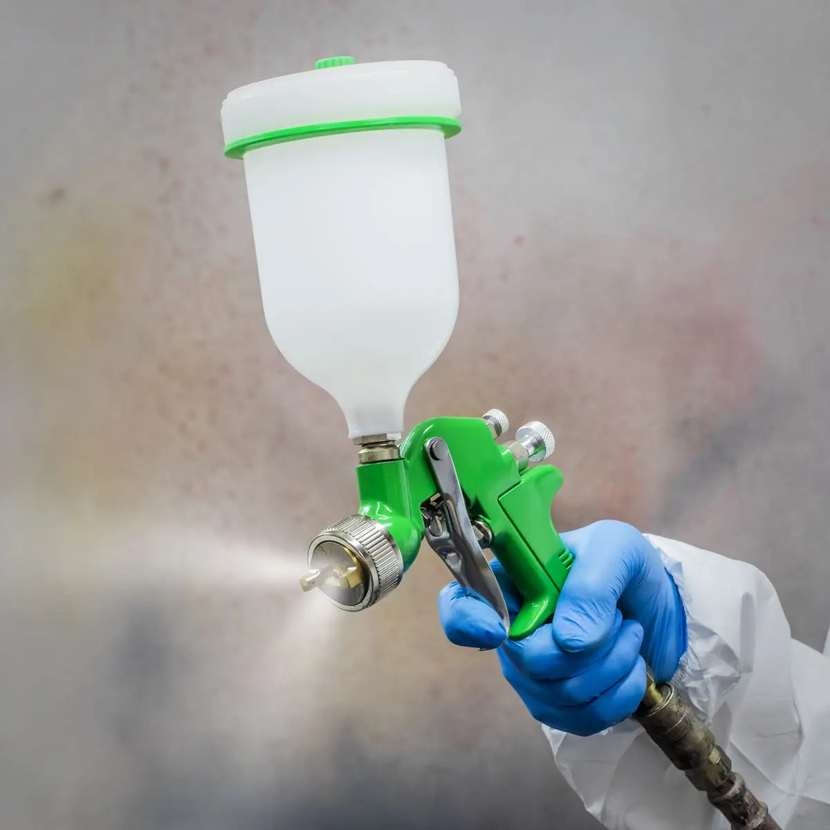 Sealey Gravity Feed Spray Gun 1.7mm Set Up 600ml Paint Pot Vehicle Car Green 