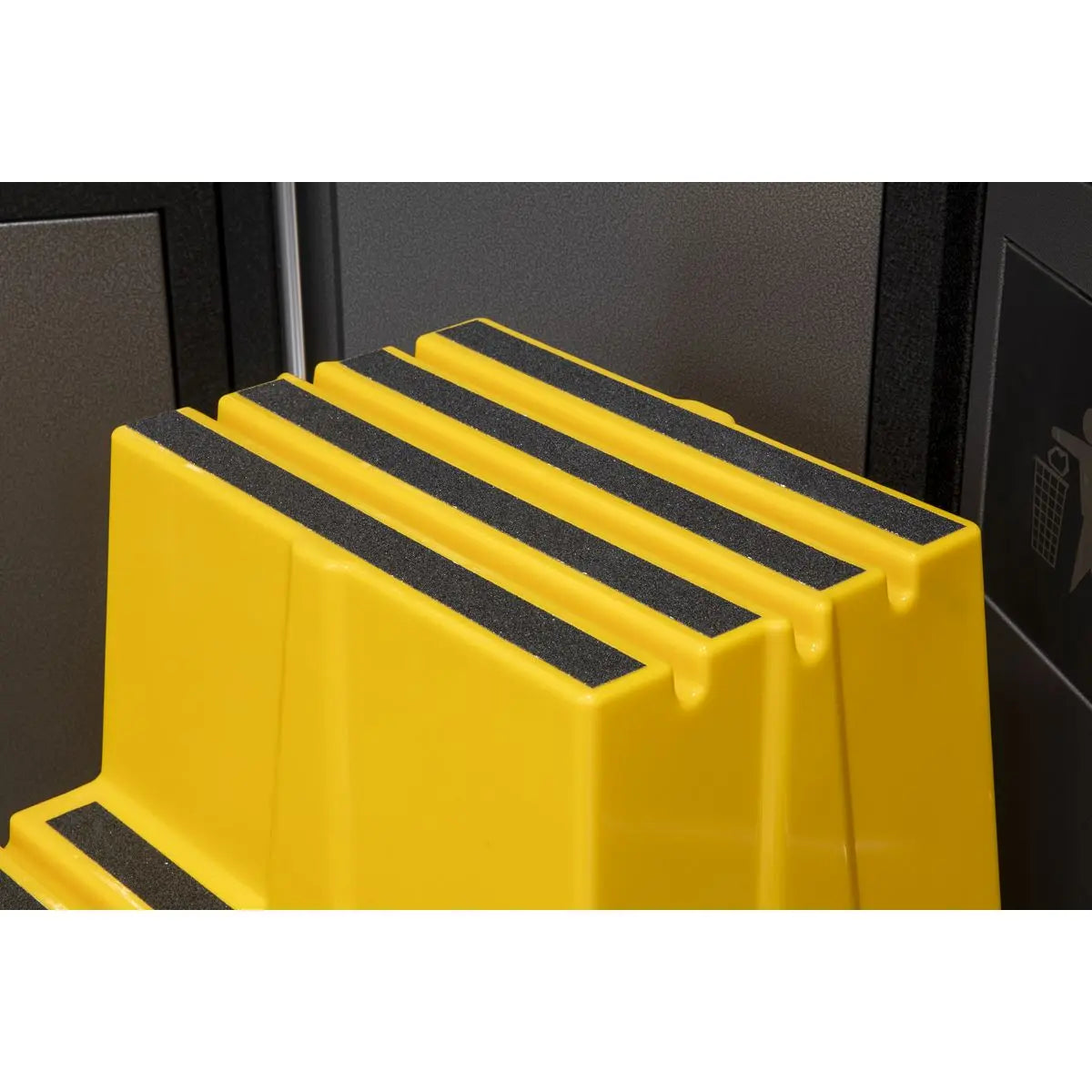 Sealey Heavy-Duty 3-Step Safety Steps with Anti-Slip Treads 150kg Capacity, Yellow - EN 14183  White Rose Tools