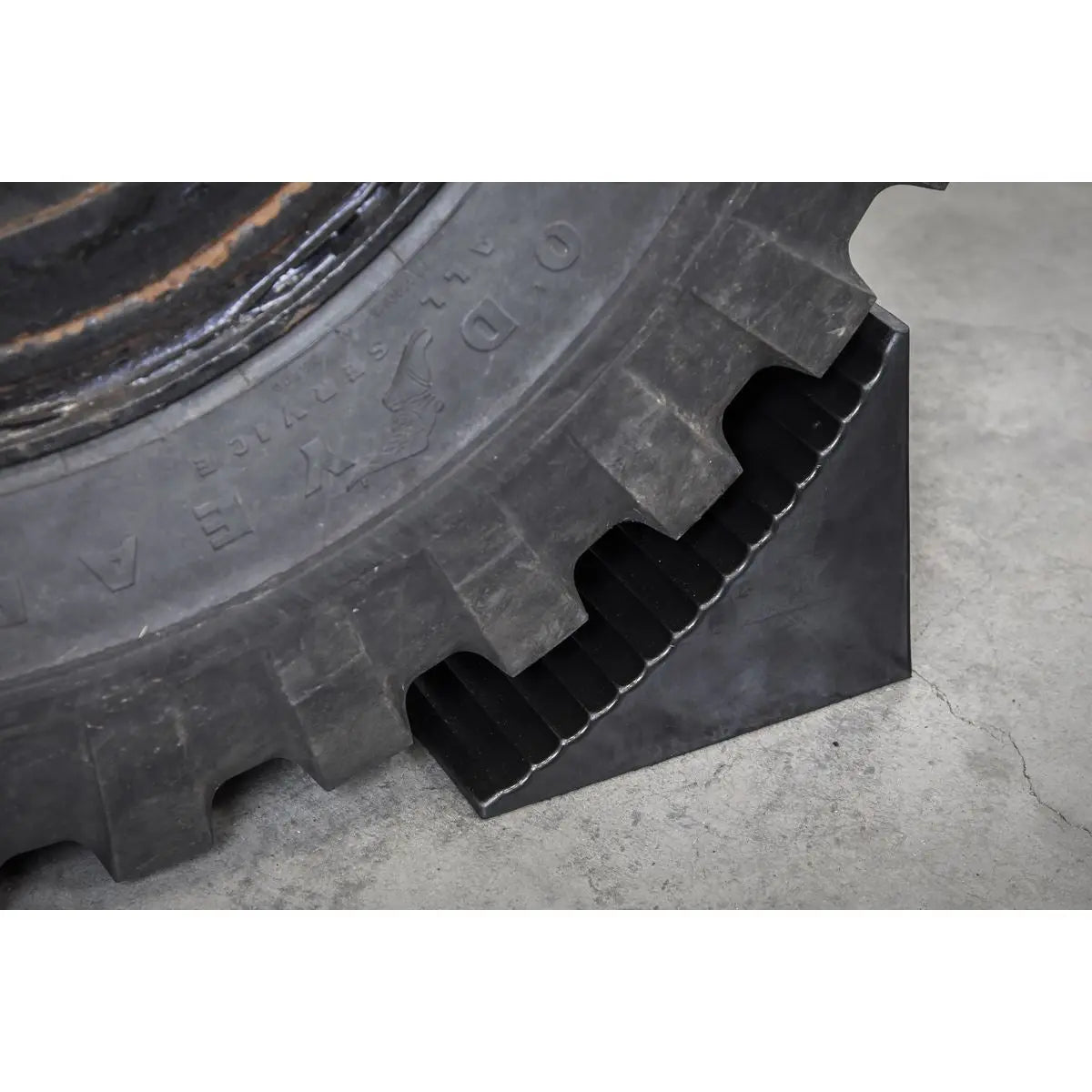Sealey Heavy-Duty Rubber Wheel Chock - Single  White Rose Tools