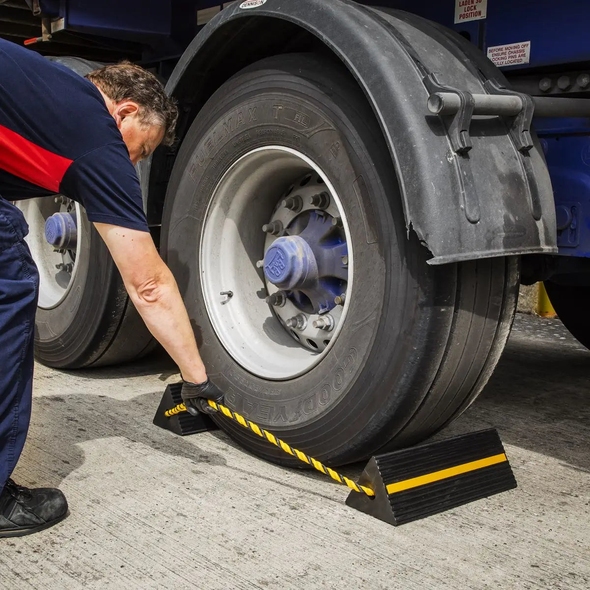 Sealey Heavy-Duty Rubber Wheel Chocks - Pair 