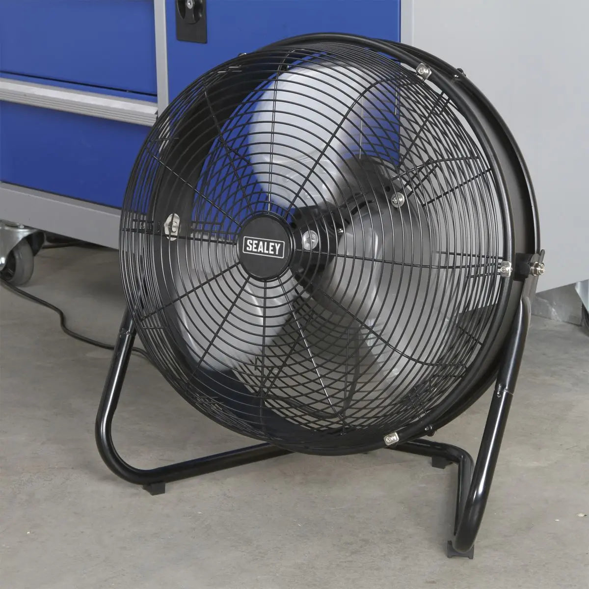 Sealey Industrial High Velocity Floor Fan with Internal Oscillation 18 