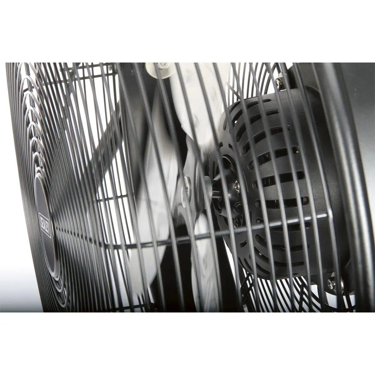 Sealey Industrial High Velocity Floor Fan with Internal Oscillation 18 