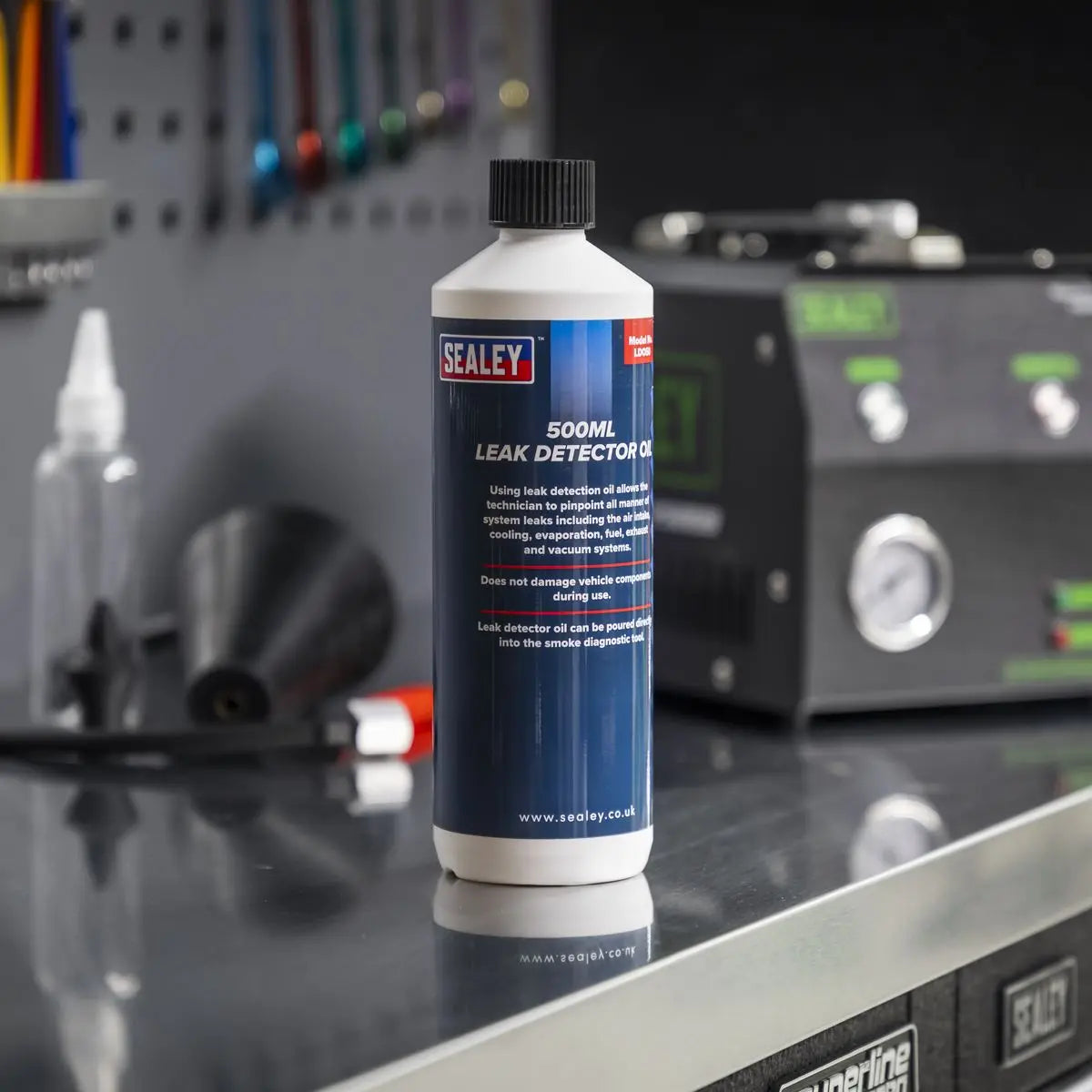 Sealey Leak Detector Oil 500ml  White Rose Tools
