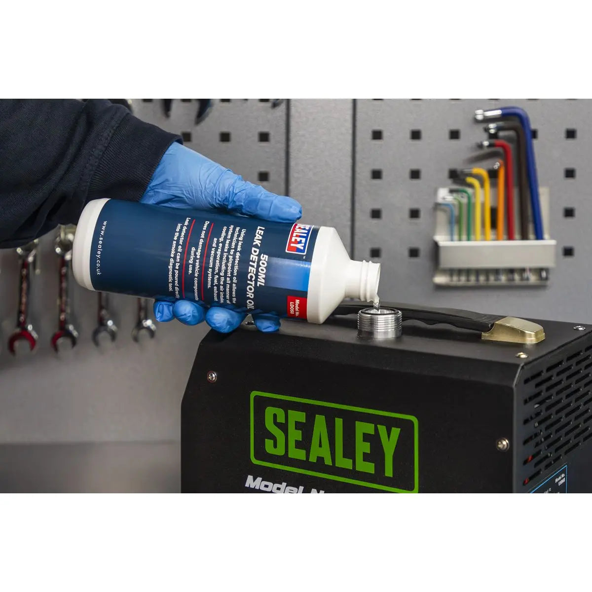 Sealey Leak Detector Oil 500ml  White Rose Tools