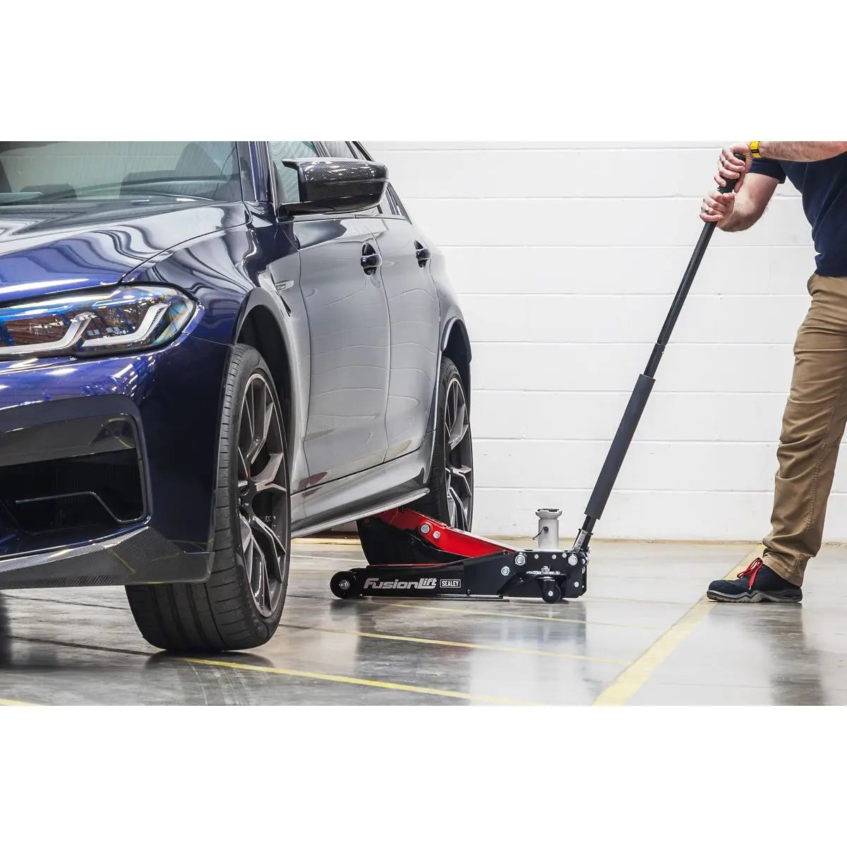 Sealey Low Profile High Lift Trolley Jack with Rocket Lift 2/3 Tonne  White Rose Tools