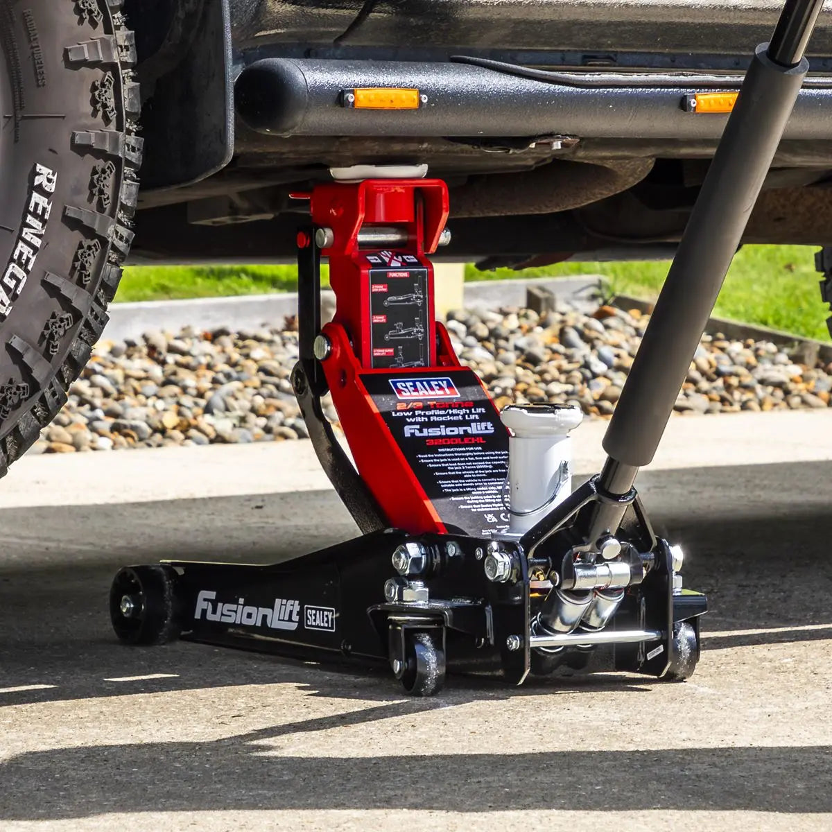 Sealey Low Profile High Lift Trolley Jack with Rocket Lift 2/3 Tonne  White Rose Tools