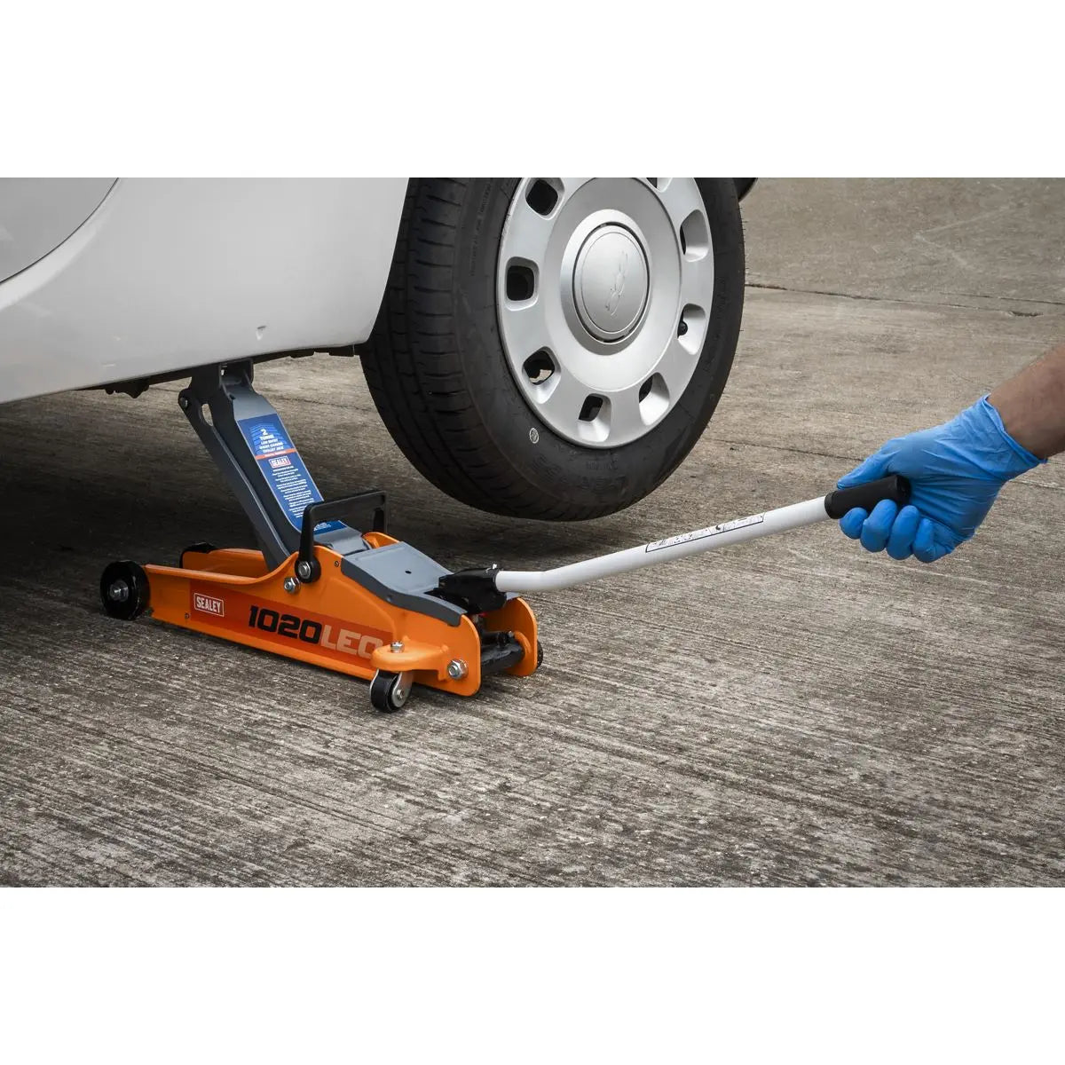 Sealey Low Profile Short Chassis Trolley Jack 2 Tonne - Orange 
