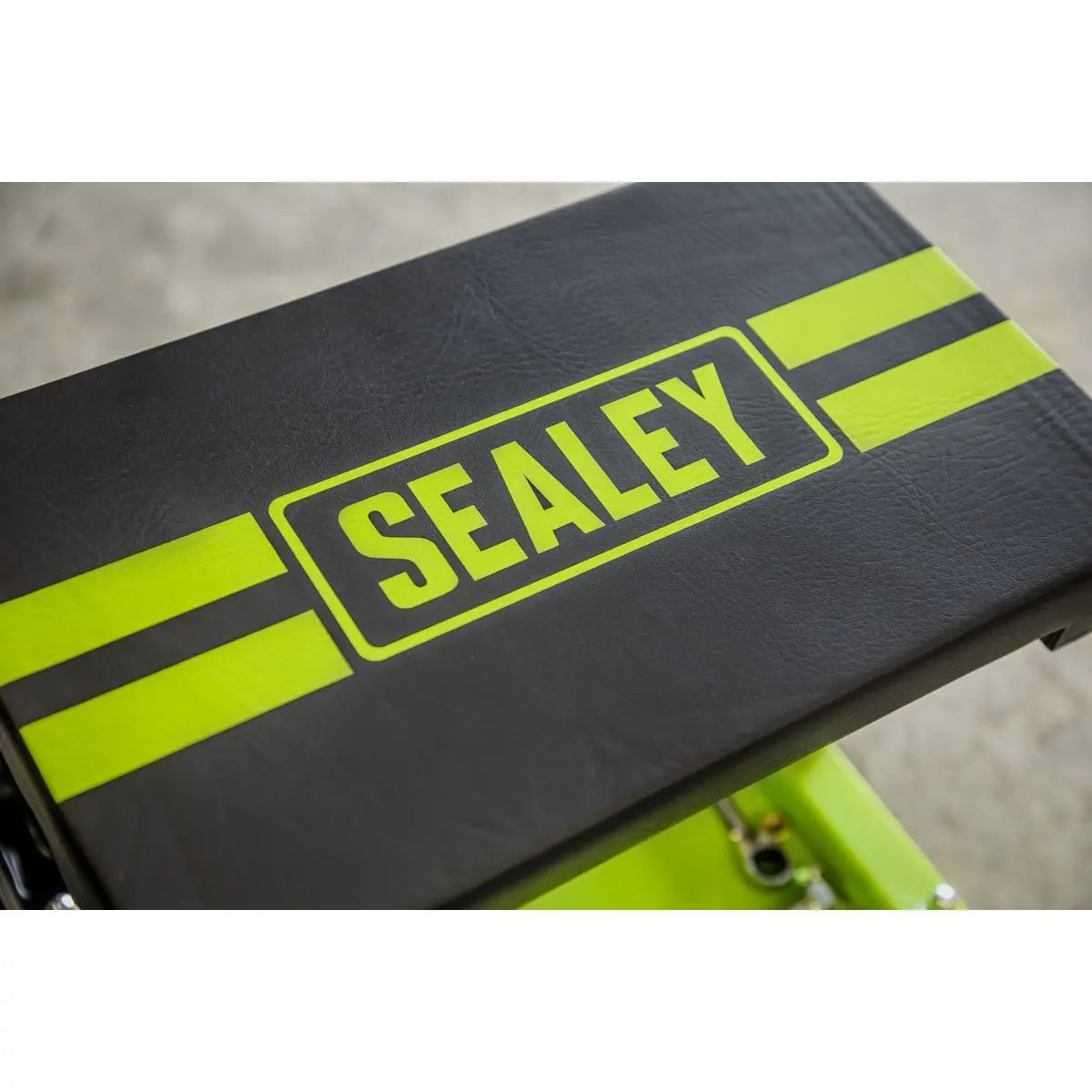 Sealey Mechanic's Utility Seat - Green  White Rose Tools
