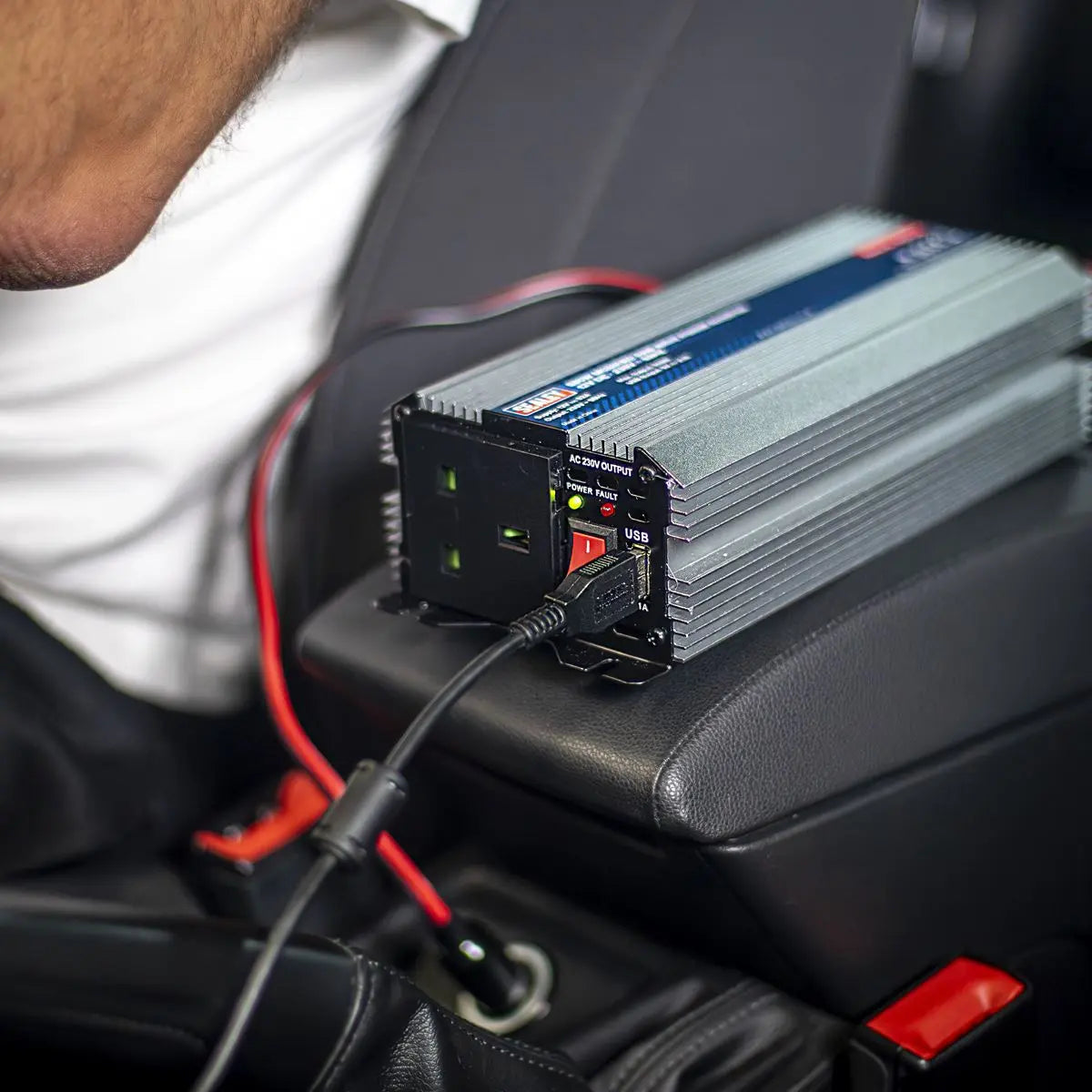 Sealey Modified Sine Wave Power Inverter 500W 12V DC - 230V ~ 50Hz  White Rose Tools