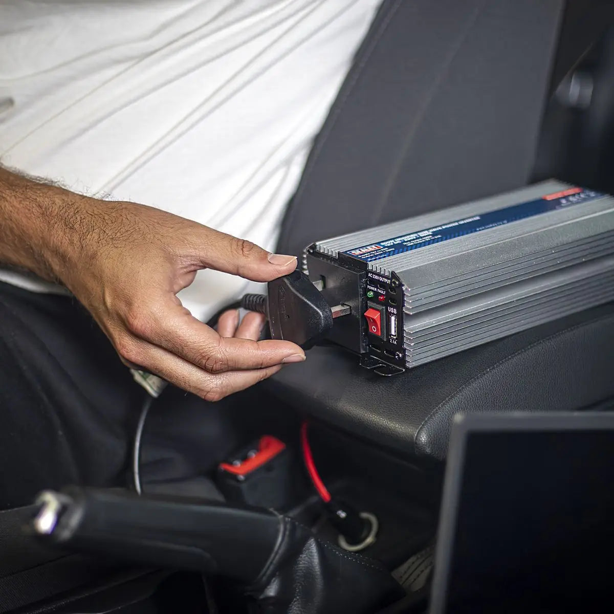 Sealey Modified Sine Wave Power Inverter 500W 12V DC - 230V ~ 50Hz  White Rose Tools