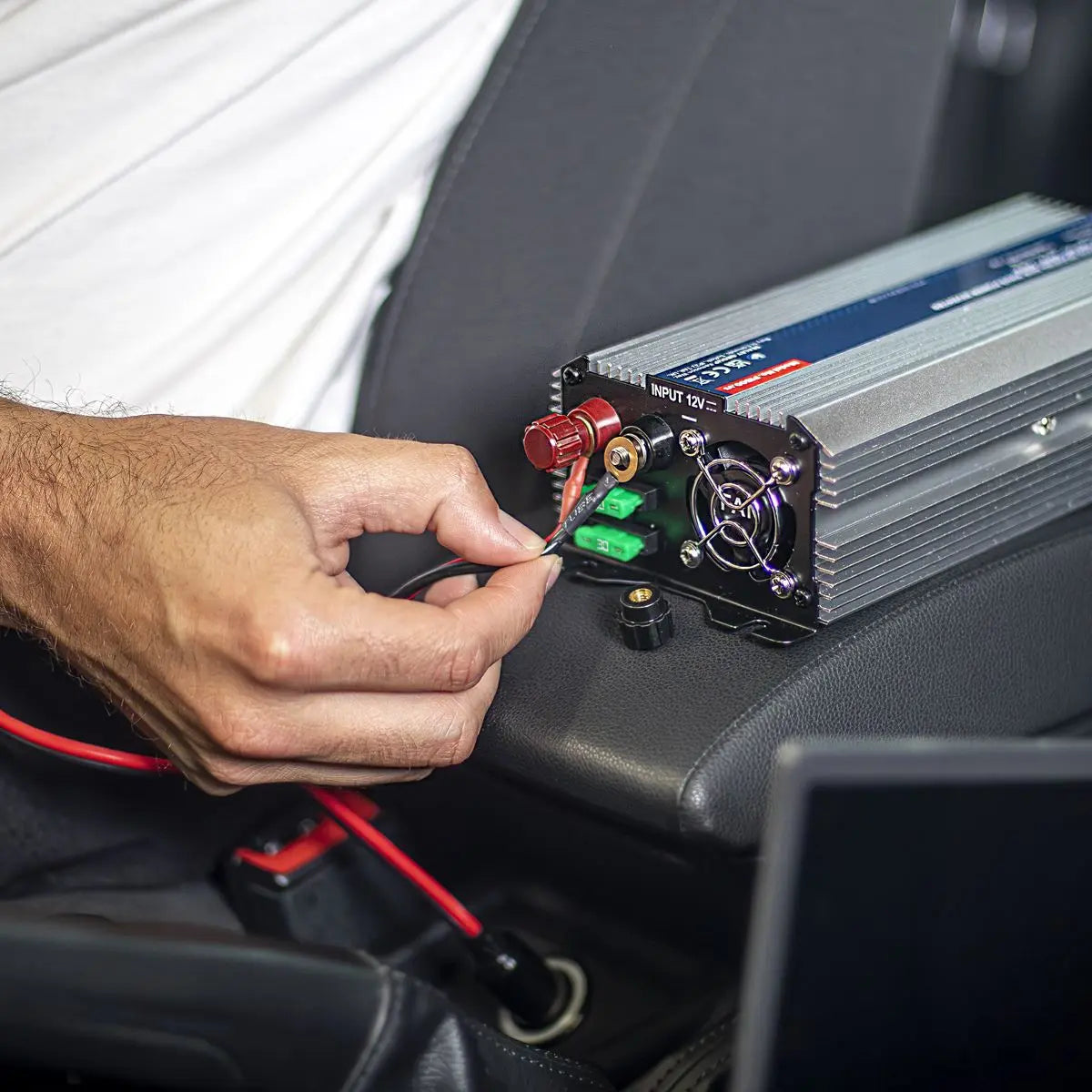 Sealey Modified Sine Wave Power Inverter 500W 12V DC - 230V ~ 50Hz  White Rose Tools