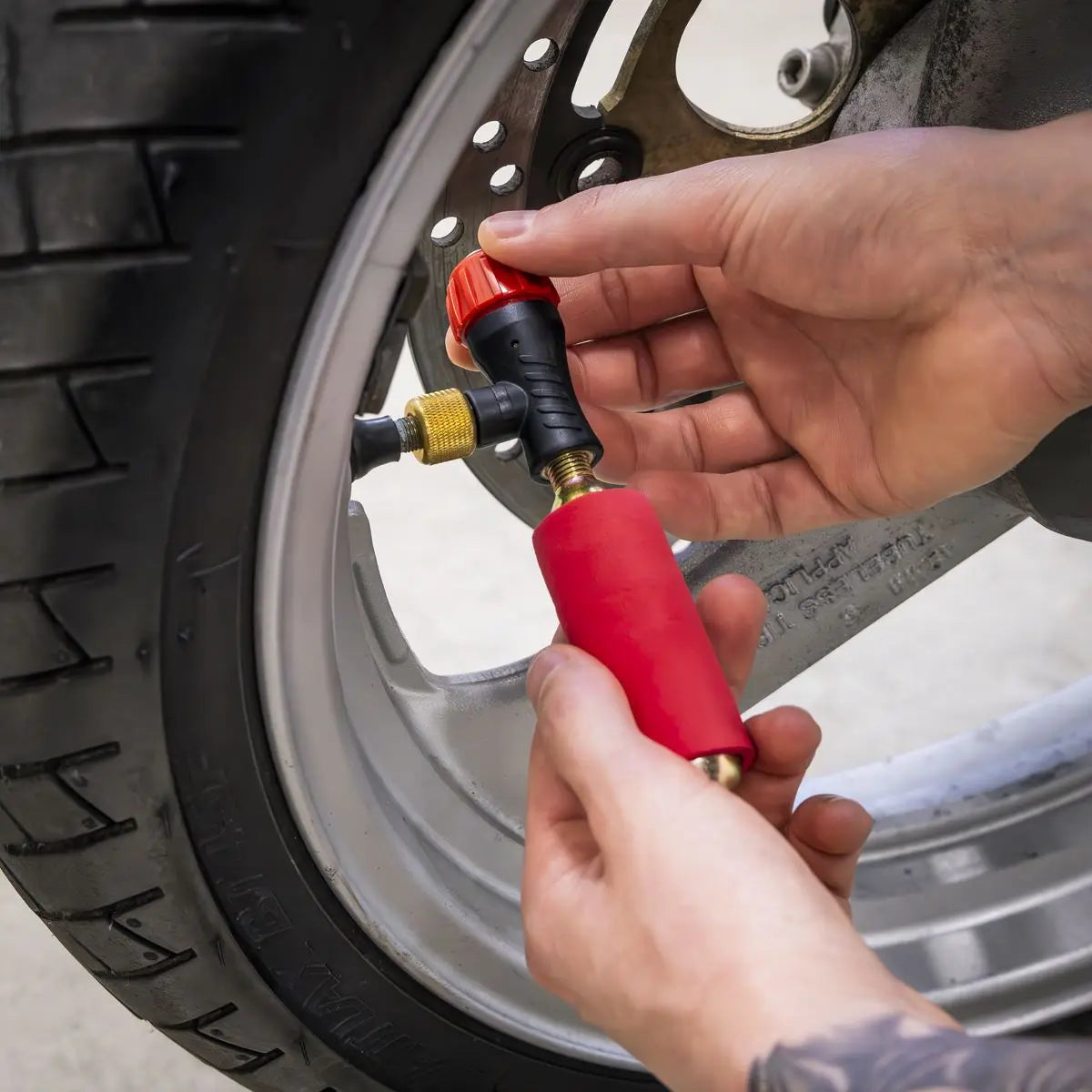Sealey Motorcycle CO2 Emergency Tyre Inflator Kit 