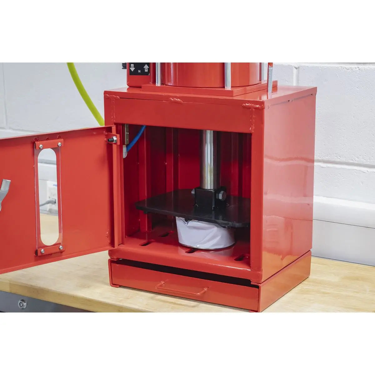Sealey Pneumatic Paint Can Crusher 2.2 Tonne 