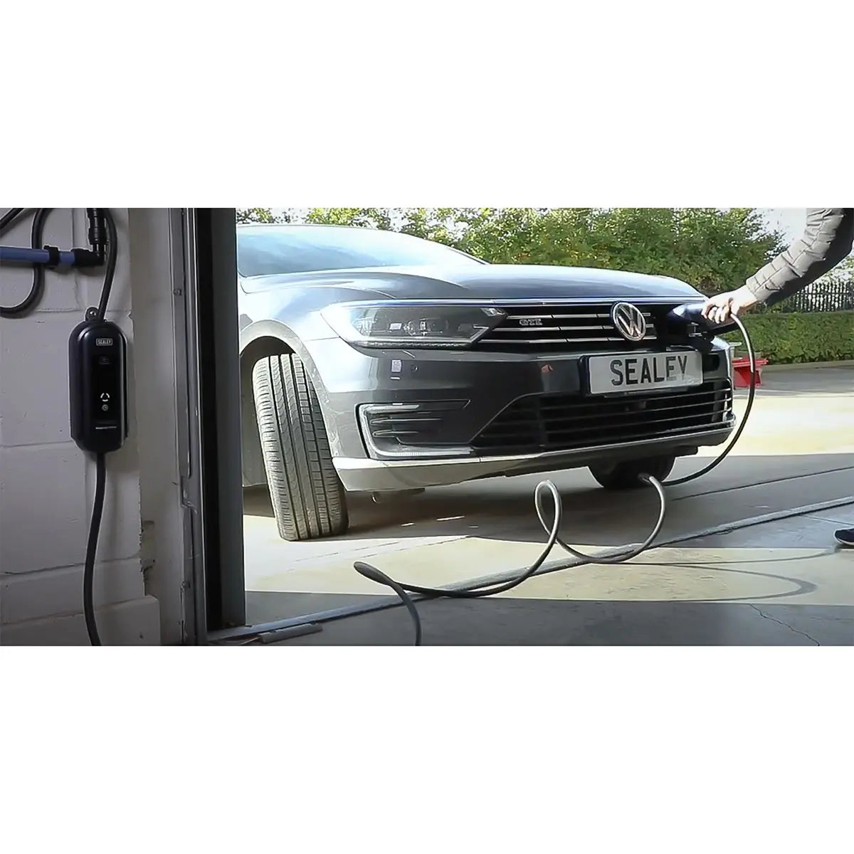 Sealey Portable EV Charger Type 1 to UK 10A (2.3KW) 5m Cable 