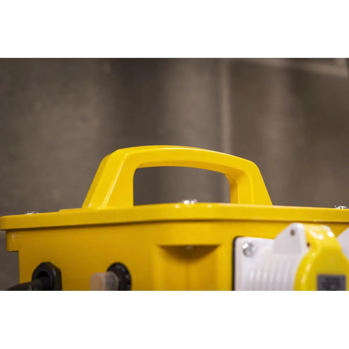 Sealey Portable Transformer 3000VA  White Rose Tools