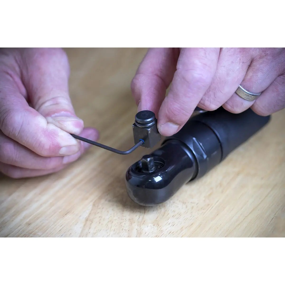 Sealey Premier 2-in-1 Mini Air Ratchet Wrench 1/4" & 1/2"Sq Drive 