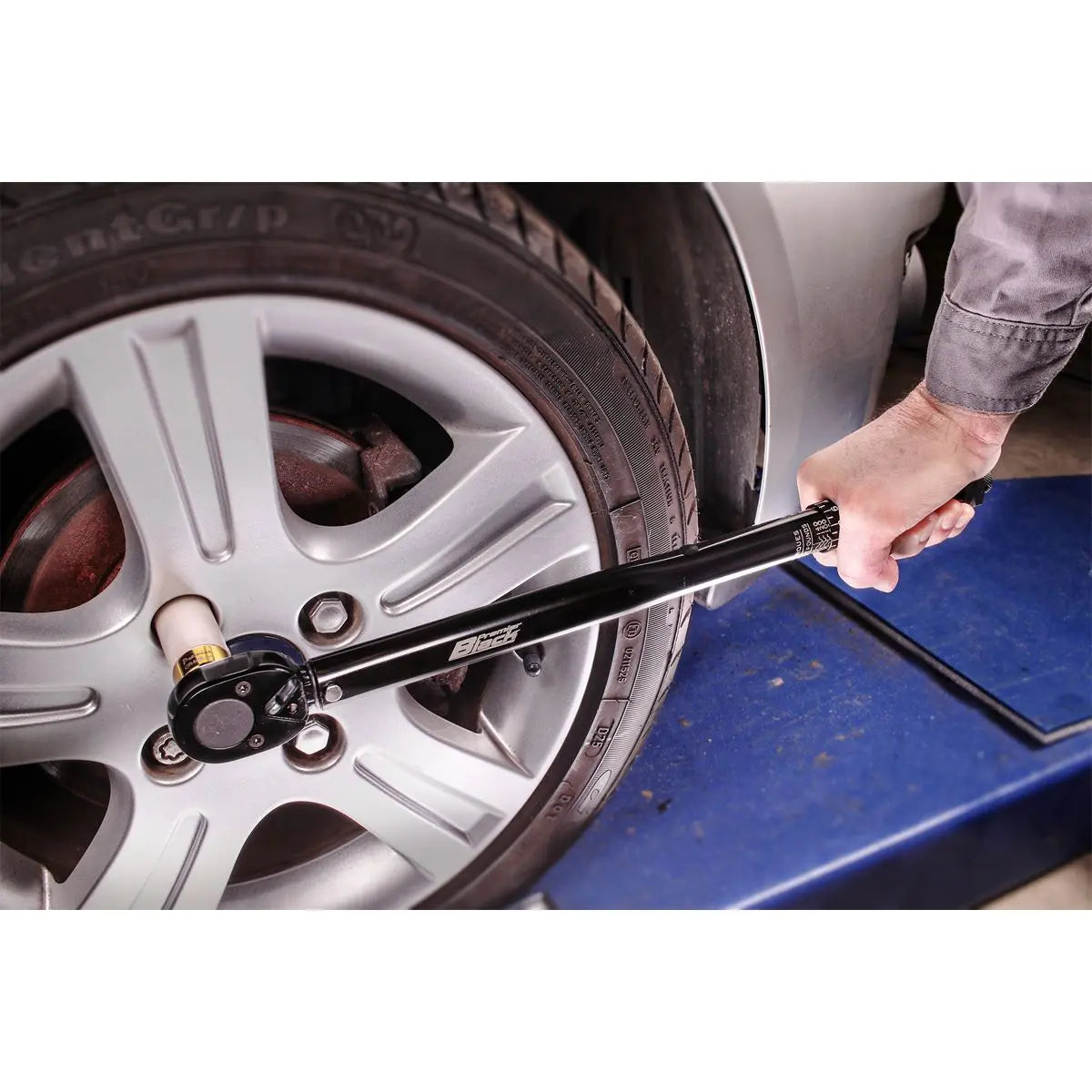 Sealey Premier Black 1/2" Drive Calibrated Micrometer Torque Wrench 27-204Nm 
