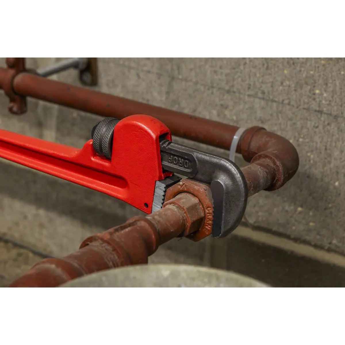 Sealey Premier Cast Steel Pipe Wrench European Pattern 300mm  White Rose Tools