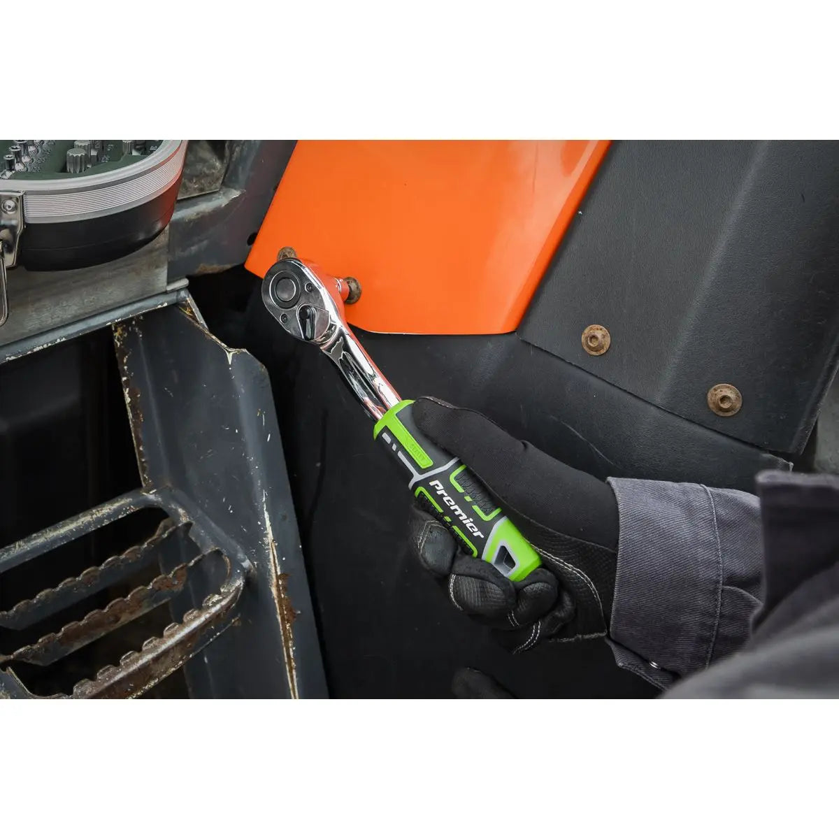 Sealey Premier Mechanic's Tool Kit 144pc Hi-Vis Green 