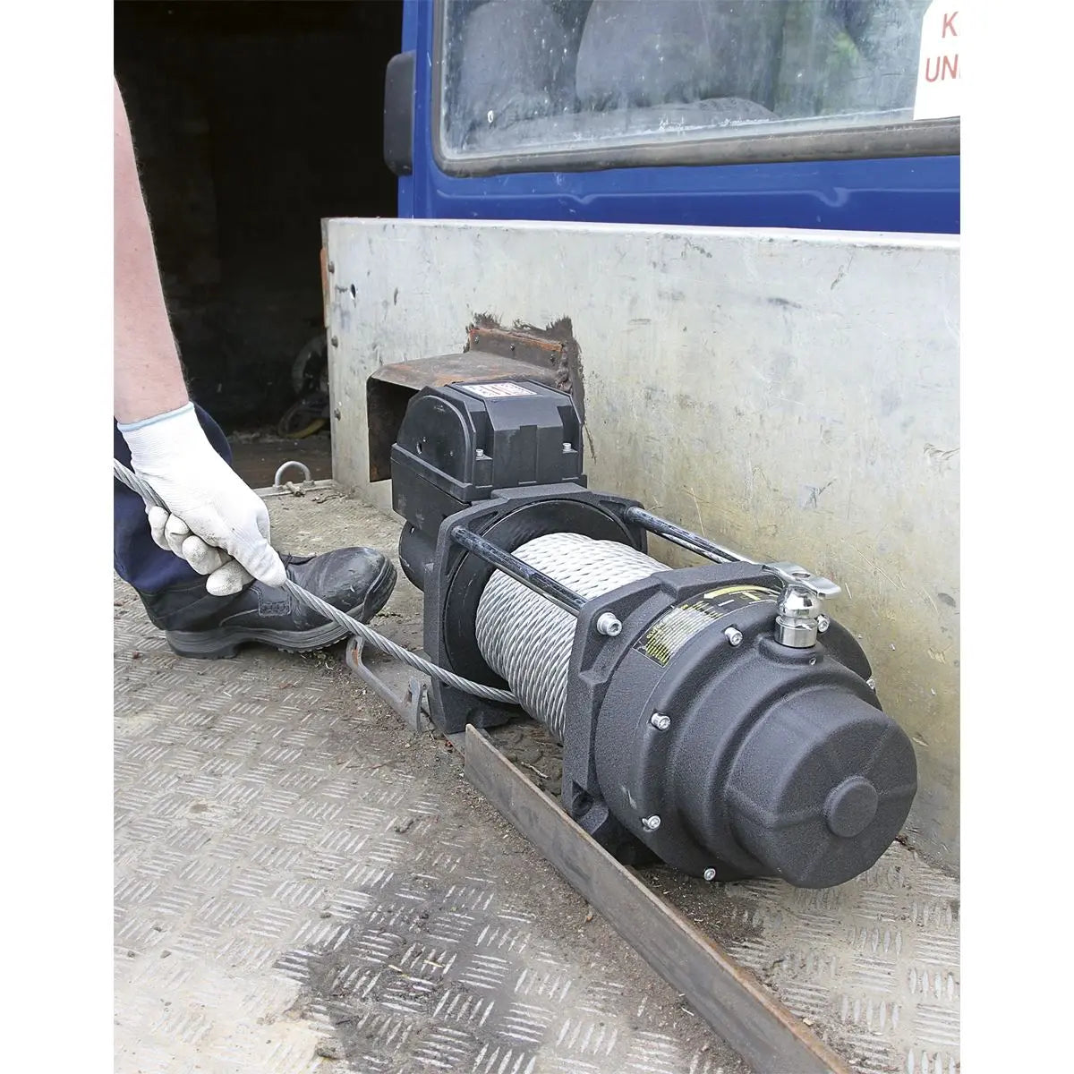 Sealey Premier Recovery Winch 8180kg(18000lb)Line Pull 12V Industrial 